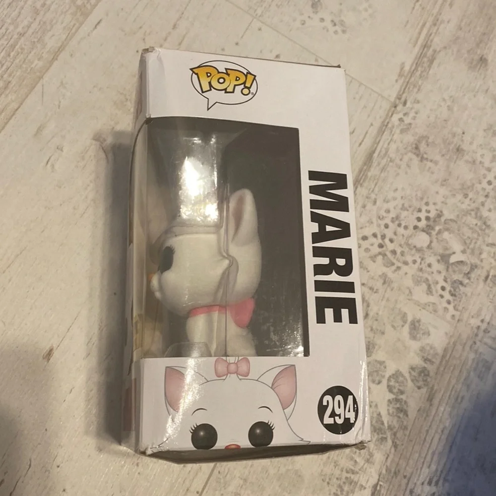 Funko Pop Flocked Marie #294 Disney Exclusive Figure - Picture 6 of 12